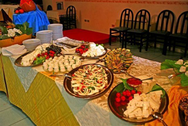 Albergo Ristorante Il Pescatore Villetta Barrea Luaran gambar
